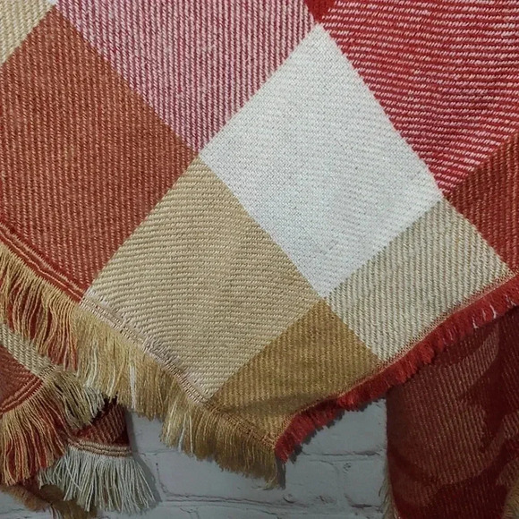 Soft Surroundings Buffalo Wrap Shawl Red Beige Check - Picture 6 of 9